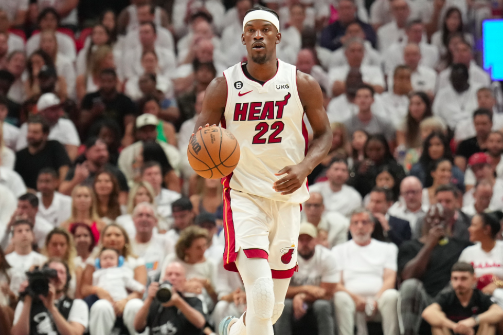 海港发布官方Vlog：旧将奇塔迪尼重回浦东足球场（海港推出官方Vlog：前将奇塔迪尼重返浦东足球场）