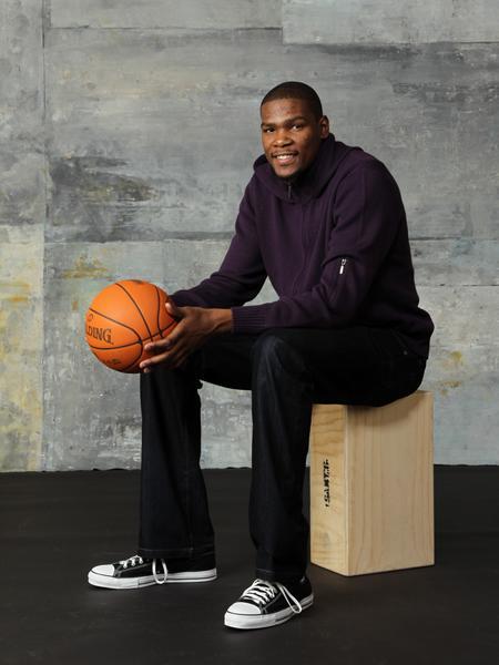 费尔明用一个词汇形容队友：费兰“鲨鱼”、佩德里“魔术”（费尔明一词评队友：费兰“鲨鱼”、佩德里“魔术”）