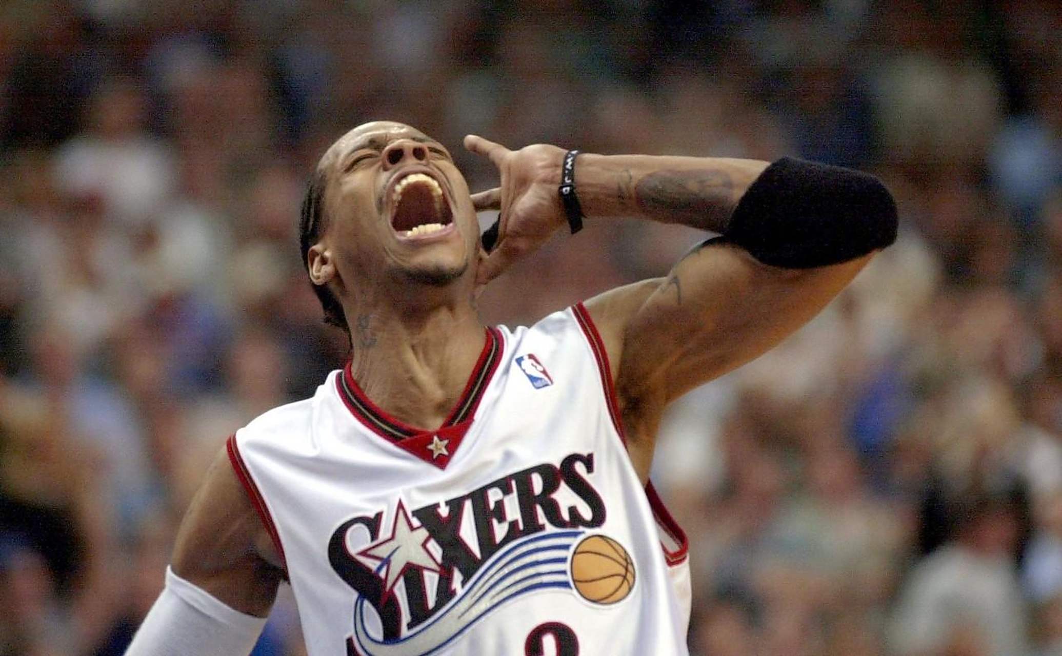 阿斯：阿隆索找到了理想的阵型，防守阶段4-4-2&进攻3-5-2（阿斯：阿隆索确定最佳阵型，防守4-4-2，进攻3-5-2）