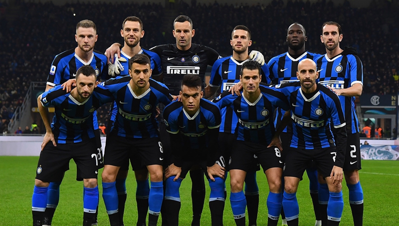 曼城无情碾压对手再夺焦点（曼城强势击败对手再成焦点）