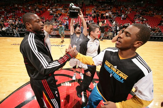 疯狂的足球：米兰门神迈尼昂的盘带合集（足坛狂潮：AC米兰门将迈尼昂盘带集锦）