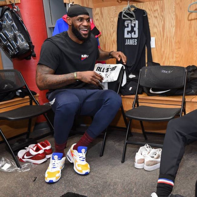 小卡空砍36+7哈登梦游，鲍威尔轰30分手刃旧主，热火送快船5连败（莱昂纳德空砍36+7，哈登失常；鲍威尔30分复仇旧主，热火再送快船五连败）