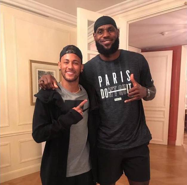 沃克＆乔治发挥出色，沃克半场16分已经刷新赛季新高（沃克、乔治手感火热，沃克半场16分创赛季新高）