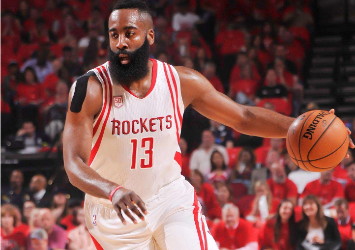 谢娜第一次下场打高尔夫获老公陪伴，甜喊张杰“老张”羡煞旁人（谢娜首次挥杆高尔夫，张杰贴身相伴，甜喊“老张”撒糖惹人羡）