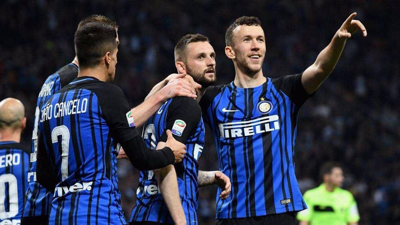 本赛季文班缺阵时马刺战绩为7胜2负，而上赛季则为13胜23负（文班缺阵对比：马刺本季7胜2负，上季13胜23负）